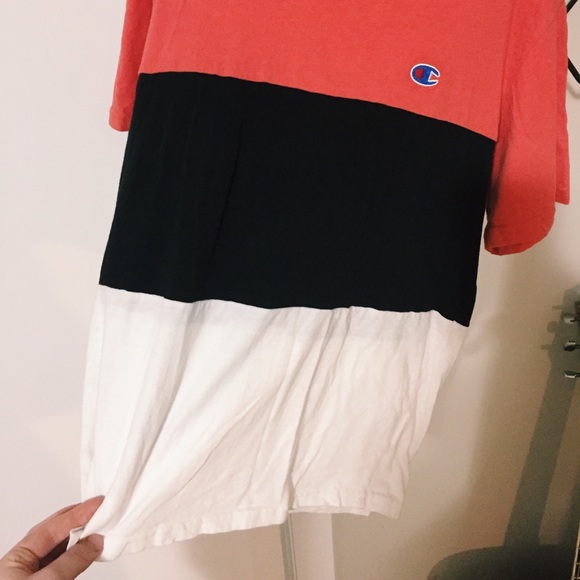 CHAMPION colourblocked men’s t shirt
